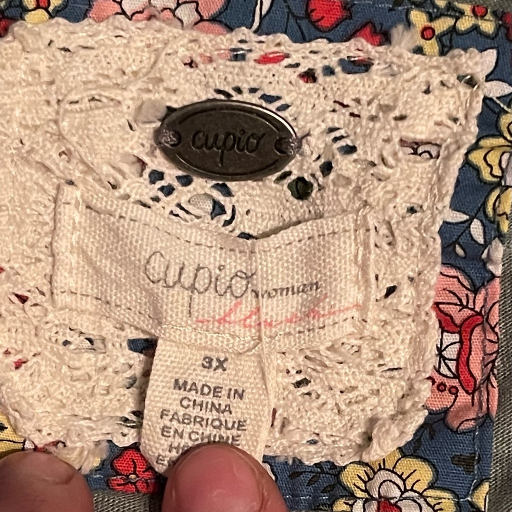 Cupio Ruffle Tee - Picture 3 of 3
